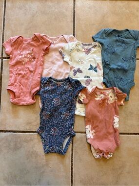 Carters newborn onesies bundle